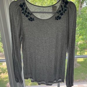 NWT american eagle king sleeve flower detail shirt